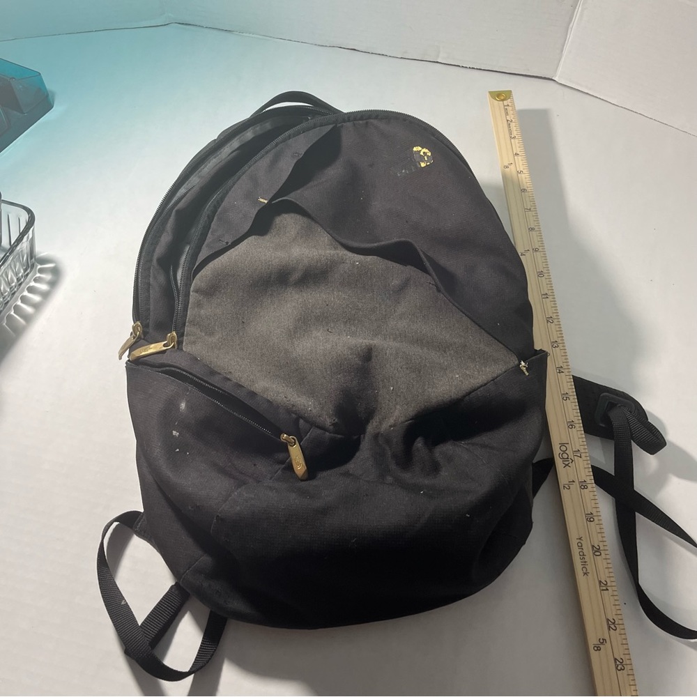 🎒🔥 Vintage The North Face Backpack – Distressed Street Style - Picture 6 of 10
